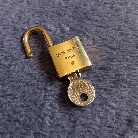 Louis Vuitton  vintageLock and Key #223 - Picture 3 of 7